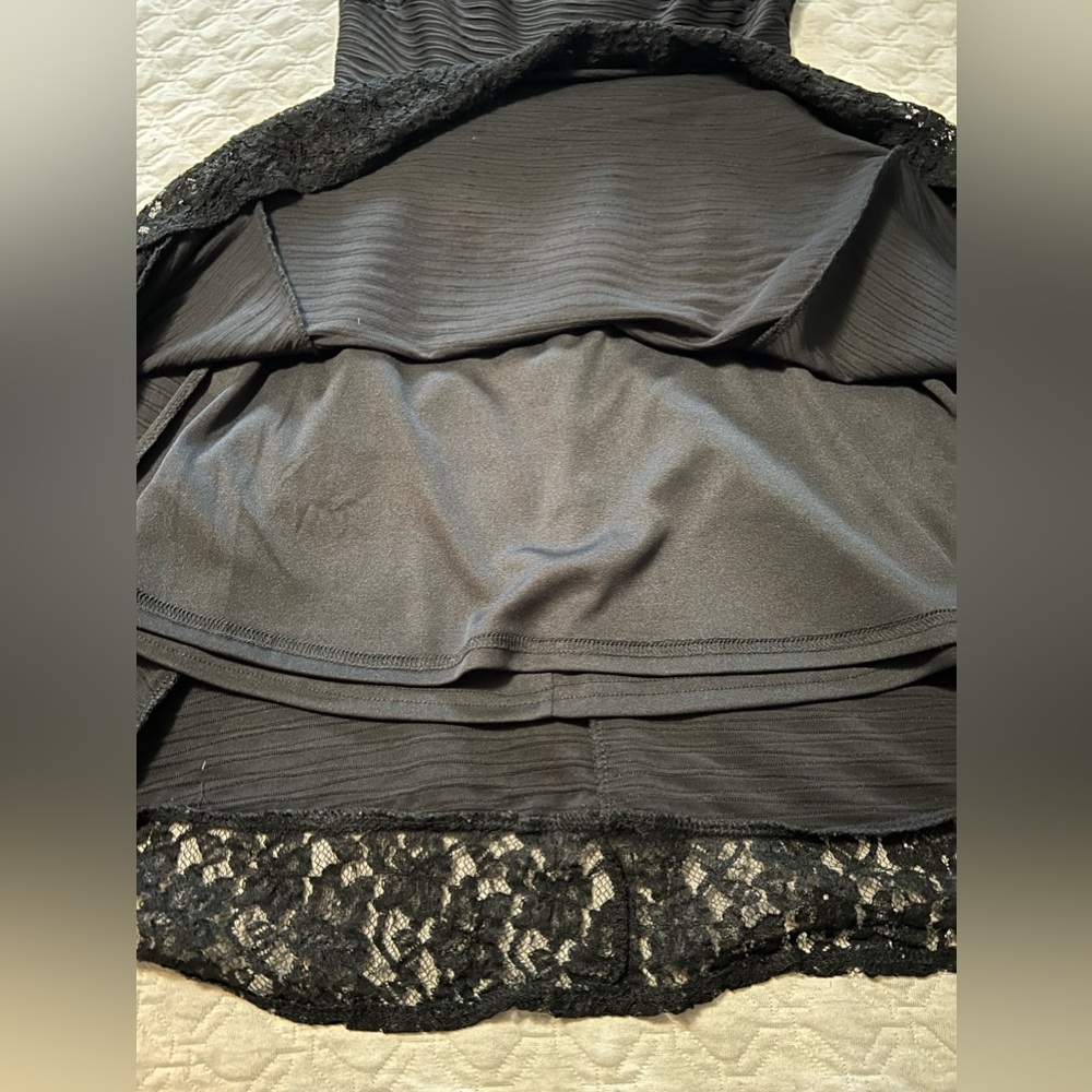 Black A line dress - Picture 2 of 6